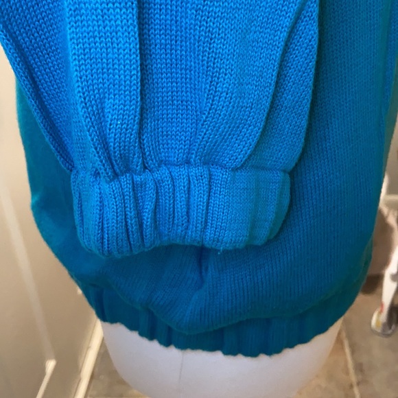 Limited Mock Neck Bubble Sweater w/ Pockets - Picture 6 of 7